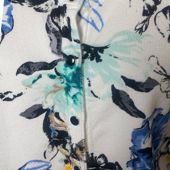White House Black Market Bluegreen floral print cardigan - Picture 3 of 6